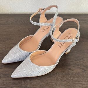 Journee Collection Nixey Light Gray Croc-Embossed Heels 7.5